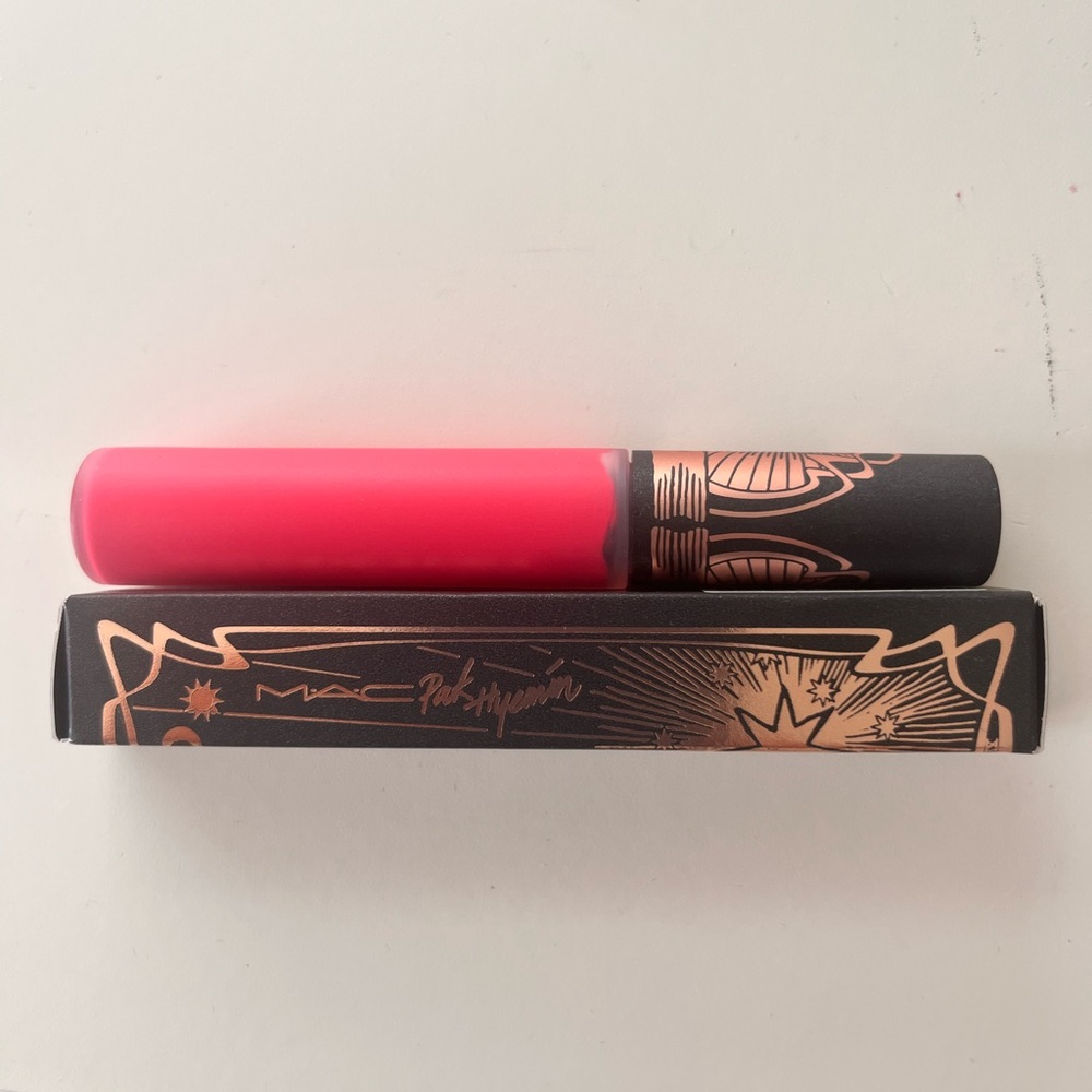 MAC Cosmetics Vivid Pink Lip Gloss